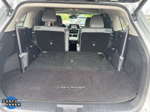Used 2020 Toyota Highlander XLE image 25