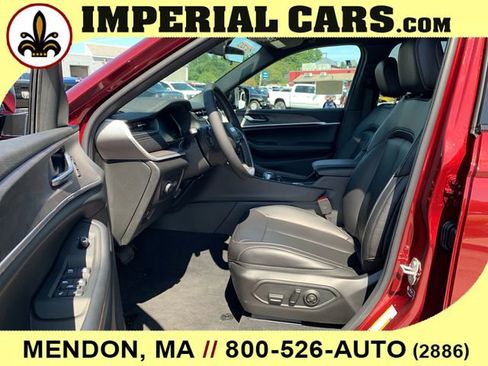 New 2025 Jeep Grand Cherokee Limited w/ Black Appearance Package image 31