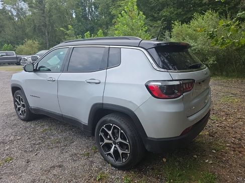 Used 2025 Jeep Compass Limited AWD/4WD image 6