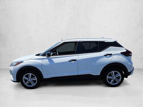Used 2024 Nissan Kicks S FWD image 8