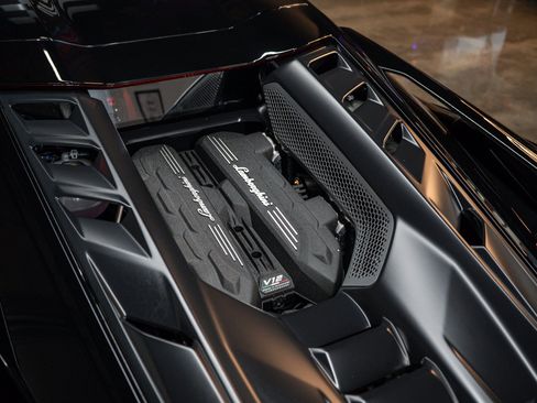 Used 2024 Lamborghini Revuelto AWD/4WD image 22