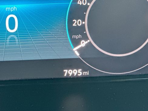 Used 2025 Volkswagen Atlas Cross Sport SE image 15