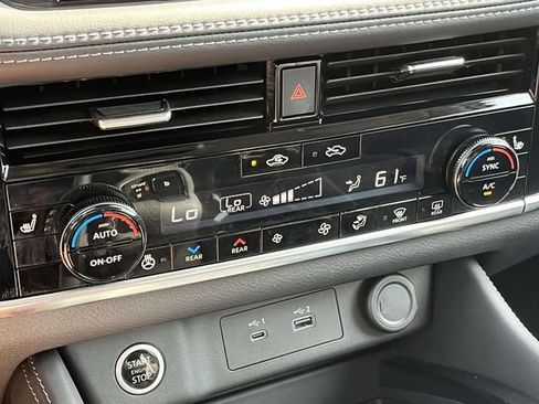 Used 2022 Nissan Rogue SL w/ SL Premium Package FWD image 33