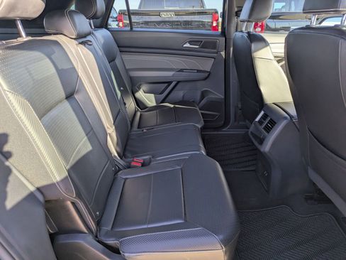 Used 2022 Volkswagen Atlas Cross Sport SE image 25