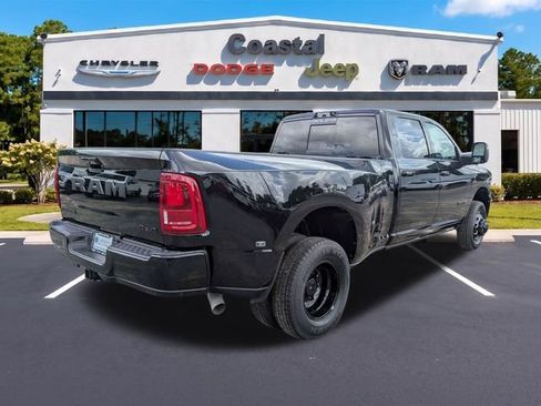 New 2026 RAM 3500 Laramie AWD/4WD image 4