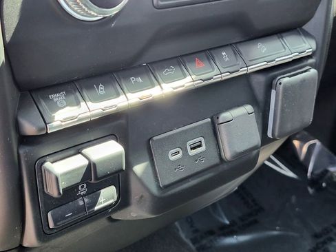 Used 2024 GMC Sierra 2500 Pro w/ 1SA Pro Safety Plus Package AWD/4WD image 23