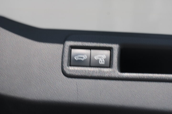 Certified 2021 Toyota Venza LE w/ Carpet Mat Package (TMS) AWD/4WD image 16