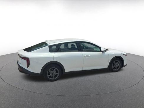 Used 2025 Kia K4 FWD image 15