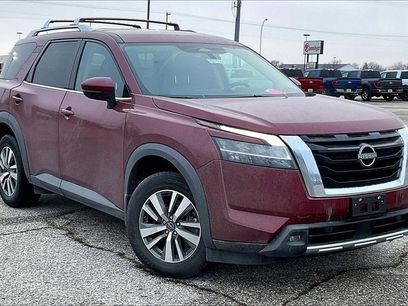 Used 2023 Nissan Pathfinder SL
