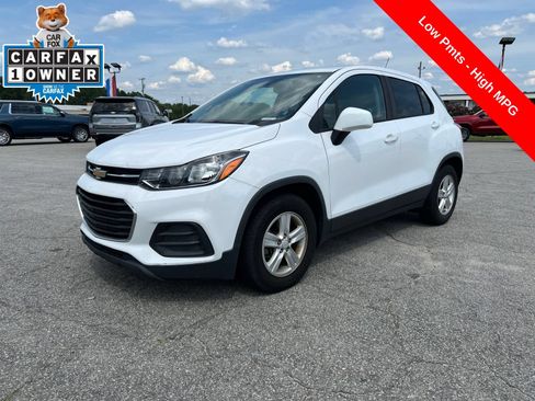 Used 2020 Chevrolet Trax LS w/ Tint and Cruise Package FWD image 1