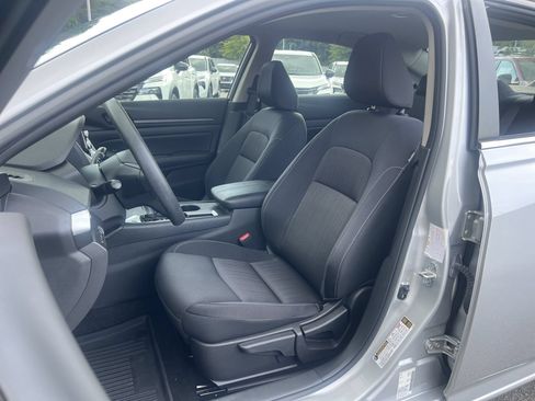 Used 2023 Nissan Altima 2.5 S FWD image 16