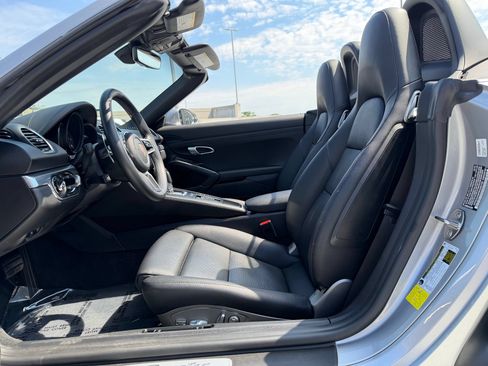 Certified 2024 Porsche 718 Boxster RWD image 25