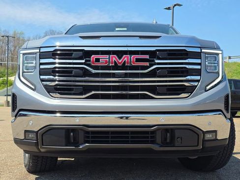 New 2026 GMC Sierra 1500 SLT image 11