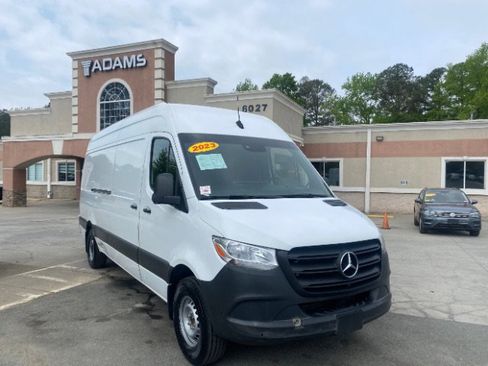 Used 2023 Mercedes-Benz Sprinter 2500 image 9