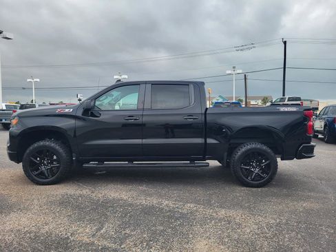 Used 2023 Chevrolet Silverado 1500 Custom Trail Boss AWD/4WD image 2