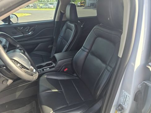 Used 2025 Lincoln Corsair AWD w/ Equipment Group 101A image 11
