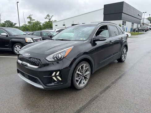 Used 2022 Kia Niro Touring Special Edition FWD image 3
