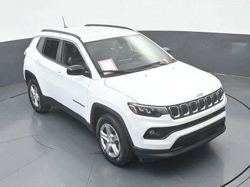 Used 2023 Jeep Compass Latitude AWD/4WD image 50