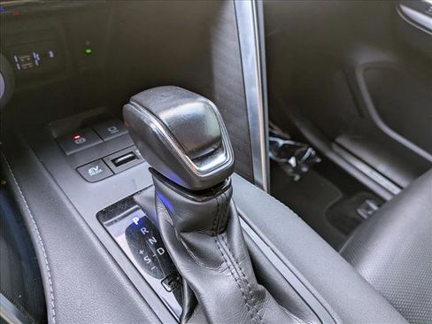 Used 2021 Toyota Venza Limited w/ Advanced Technology Package image 11