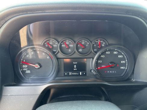 Used 2020 Chevrolet Silverado 1500 Custom w/ Custom Value Package AWD/4WD image 11