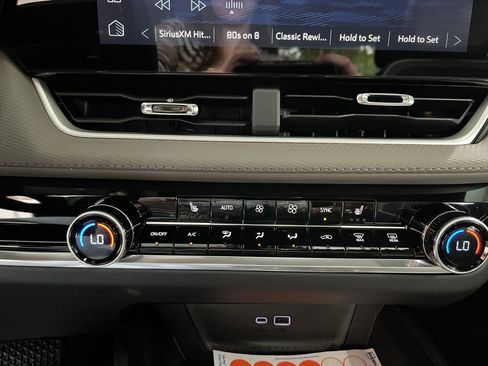 New 2026 Chevrolet Equinox LT FWD image 24