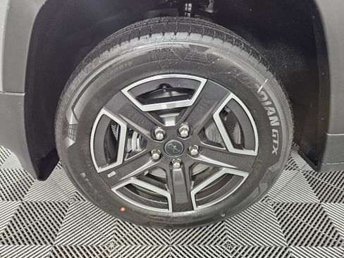 New 2026 Jeep Cherokee Laredo image 10