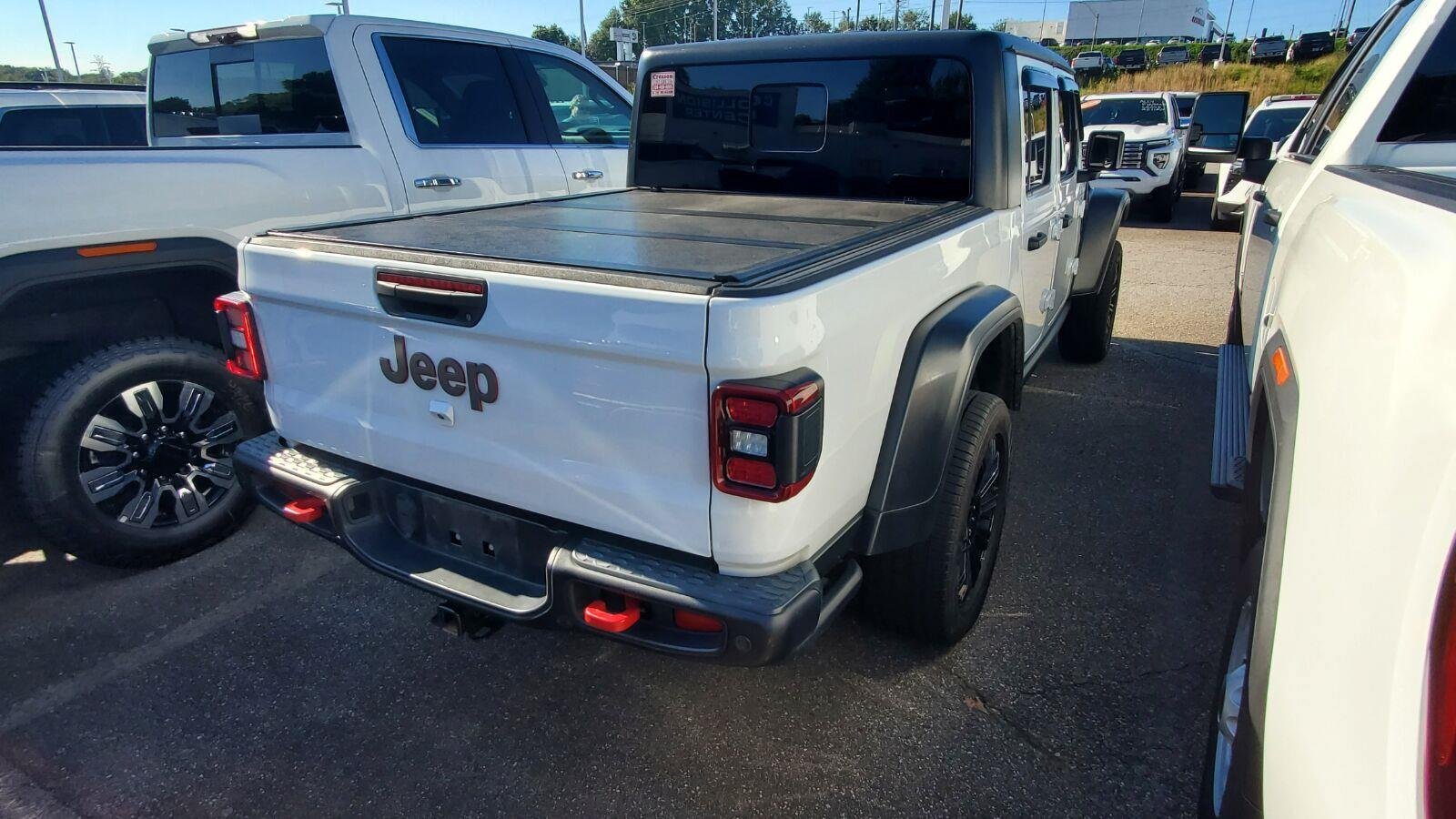 Used 2021 Jeep Gladiator Rubicon AWD/4WD image 9
