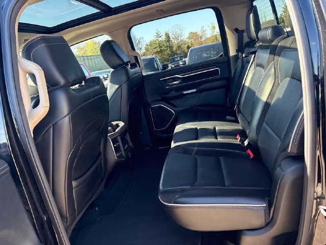 Used 2019 RAM 1500 Laramie AWD/4WD image 22