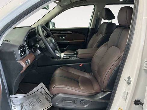 Used 2025 Honda Pilot Elite image 11
