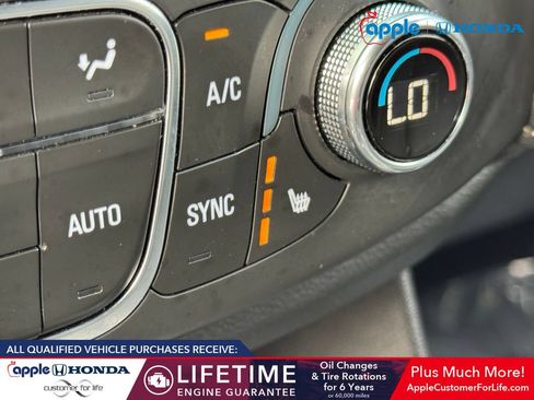 Used 2023 Chevrolet Traverse LT AWD/4WD image 31