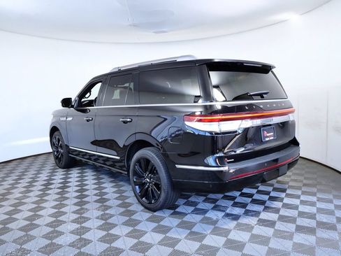 Certified 2022 Lincoln Navigator Reserve w/ Monochromatic Package AWD/4WD image 4