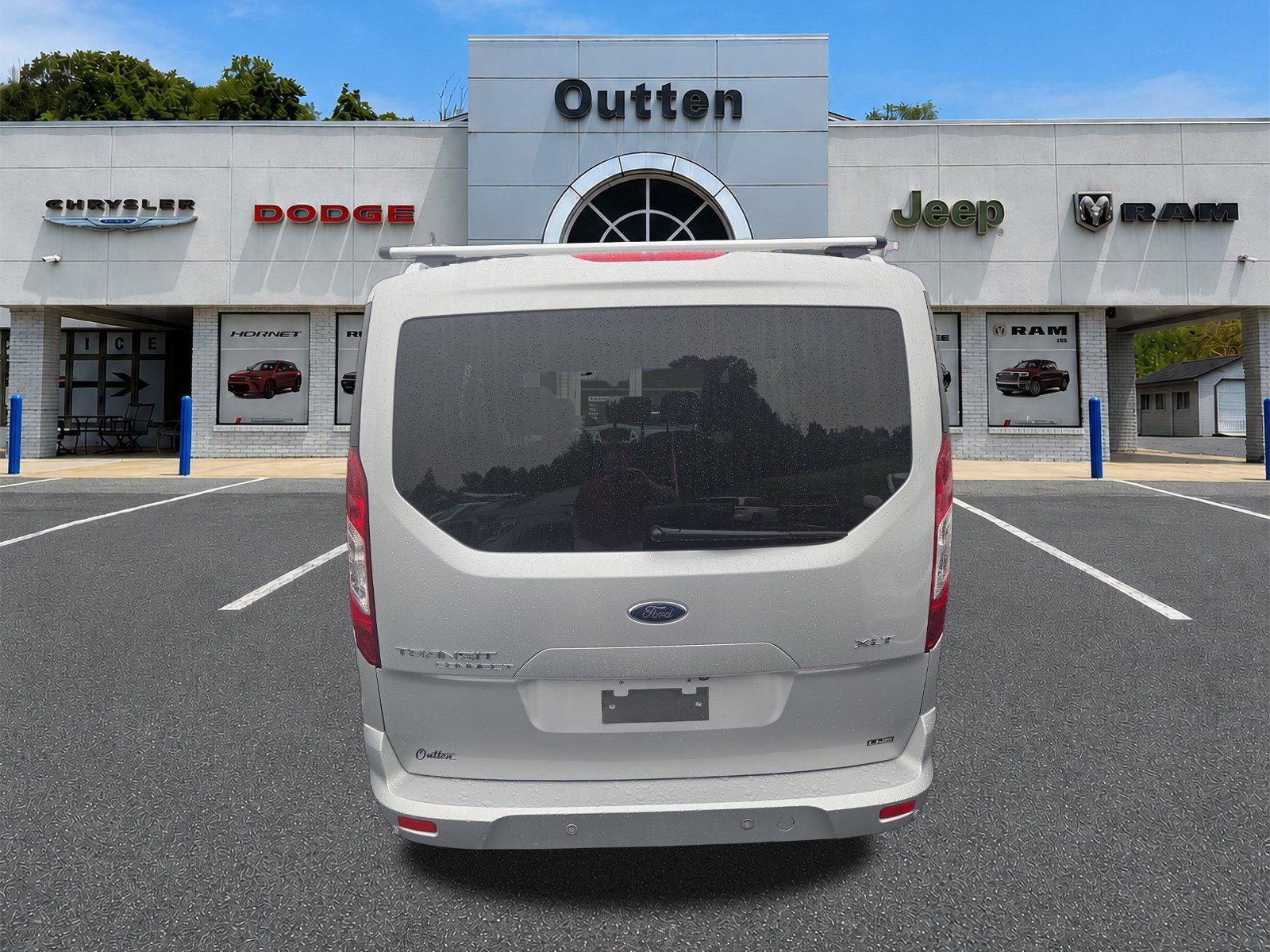 Used 2017 Ford Transit Connect XLT FWD image 5