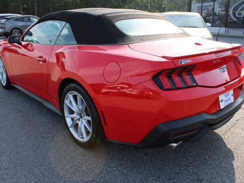 Used 2024 Ford Mustang GT Premium image 8