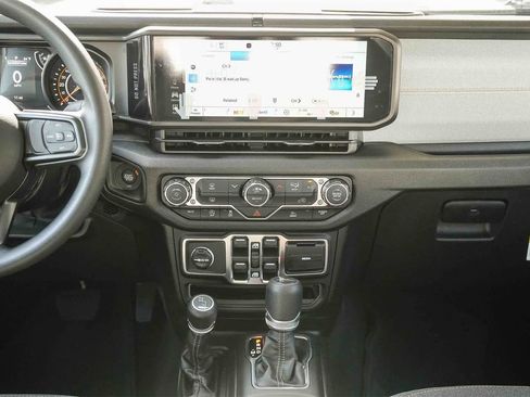 New 2026 Jeep Gladiator Sport image 14