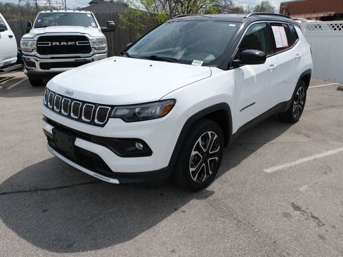 Used 2022 Jeep Compass Limited AWD/4WD image 11