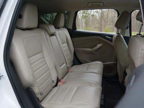 Used 2017 Ford Escape SE w/ SE Leather Comfort Package image 15