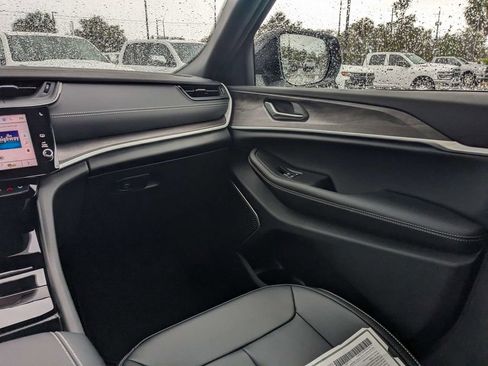 New 2026 Jeep Grand Cherokee L Limited w/ Limited Altitude Package image 17