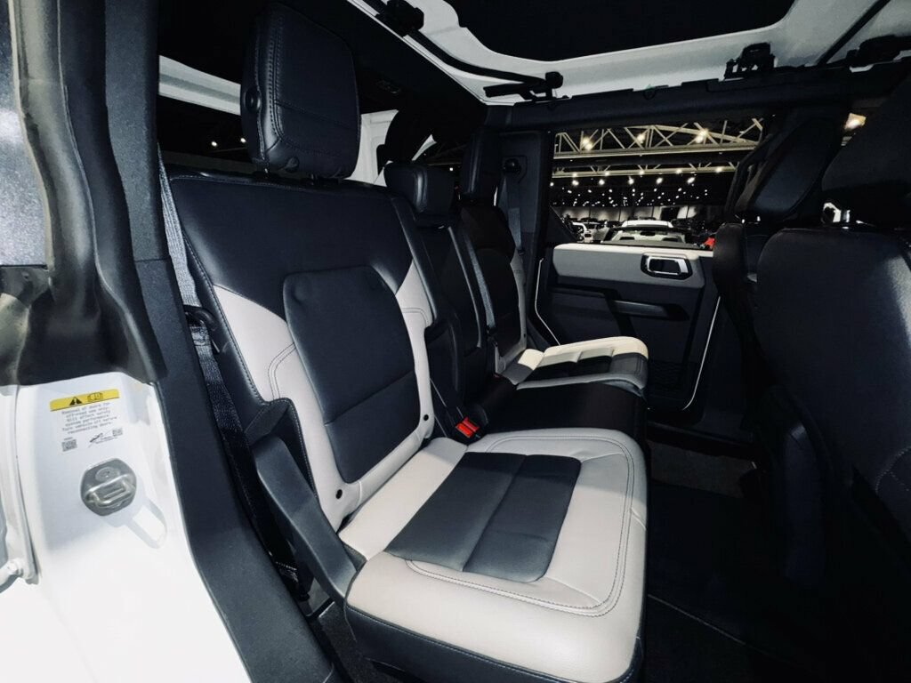 Used 2024 Ford Bronco Wildtrak AWD/4WD image 28