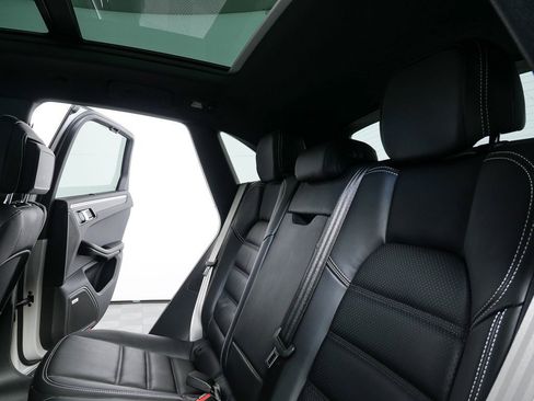 Certified 2024 Porsche Macan GTS image 18