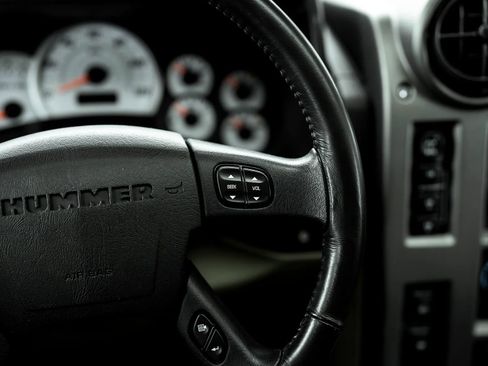 Used 2003 HUMMER H2 w/ Preferred Equipment Group AWD/4WD image 37