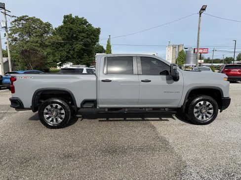 Used 2025 Chevrolet Silverado 2500 Custom w/ Custom Value Package AWD/4WD image 6