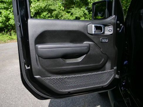 Used 2024 Jeep Wrangler Unlimited Sport AWD/4WD image 24