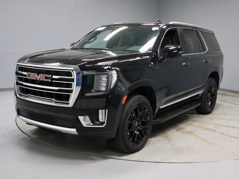 Used 2024 GMC Yukon SLT w/ SLT Luxury Package AWD/4WD image 8