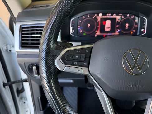 Used 2023 Volkswagen Atlas SEL R-Line AWD/4WD image 16