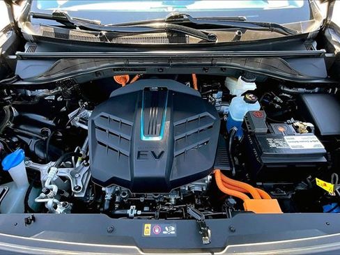 Used 2022 Kia Niro EX image 29