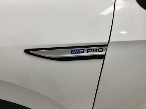 Used 2022 Volkswagen ID.4 Pro image 33