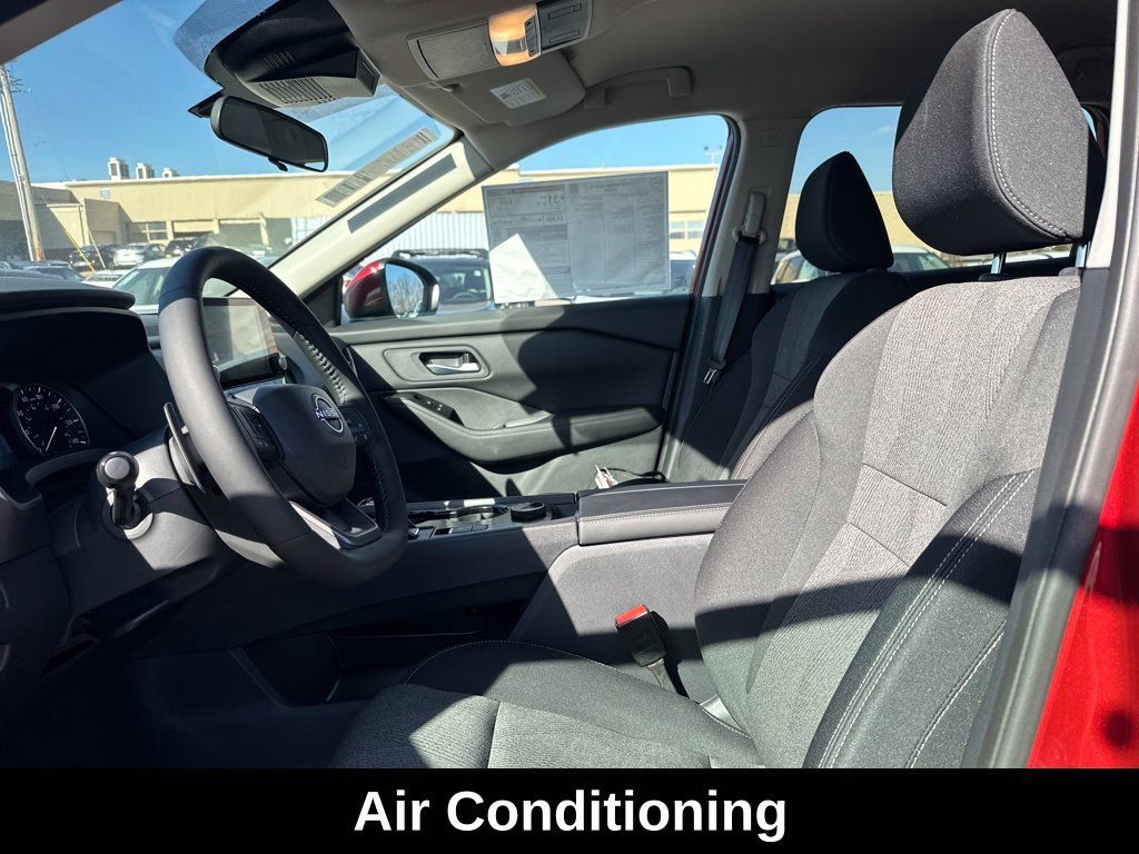 Certified 2026 Nissan Rogue SV AWD/4WD image 9