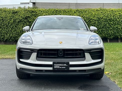 Certified 2025 Porsche Macan AWD/4WD image 11
