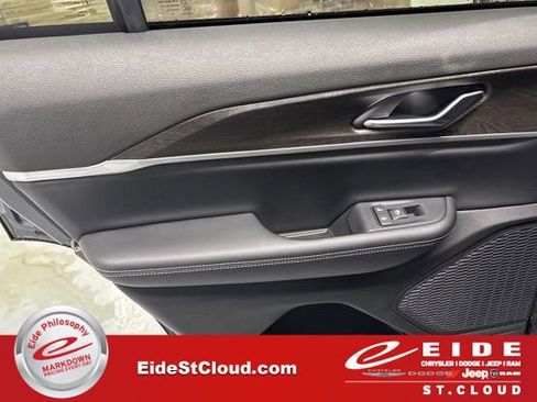 New 2025 Jeep Grand Cherokee Limited w/ Trailer Tow Package image 20