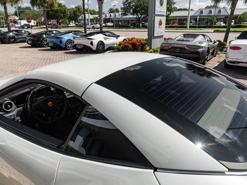 Used 2015 Ferrari California T image 41